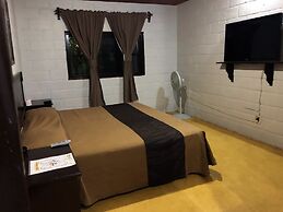 Hotel El Limon Inn