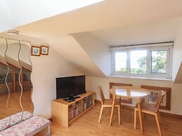 2 Kersbrook Gardens