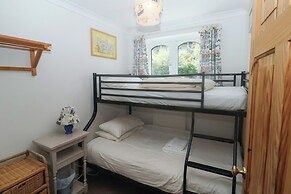 2 Kersbrook Gardens