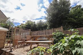 2 Kersbrook Gardens