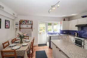 2 Kersbrook Gardens