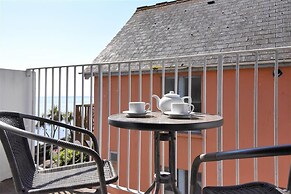4 Bay View Court