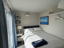 8 Bowling Green Chalets