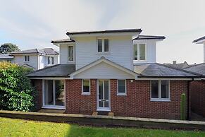 4 Coram Court