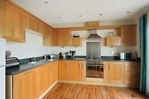 8 Buckfields