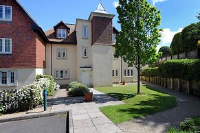 8 Buckfields