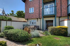 8 Buckfields