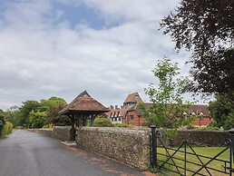 Yard Cottage