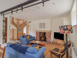 Yard Cottage