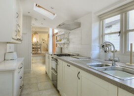 Charm Cottage