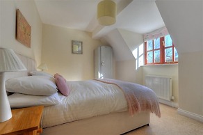 28 Barnes Meadow