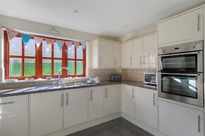 28 Barnes Meadow