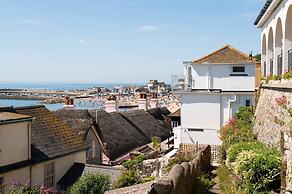 3 Beach Way House