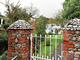 1 Lymbrook Cottages