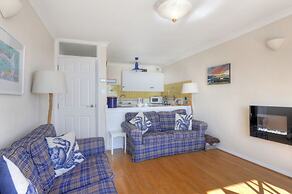 6 Bay View Court