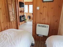 10 Pinewood Retreat