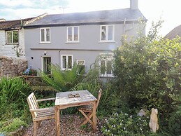 Coombe Street Cottage