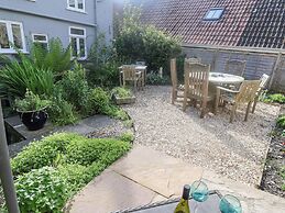 Coombe Street Cottage