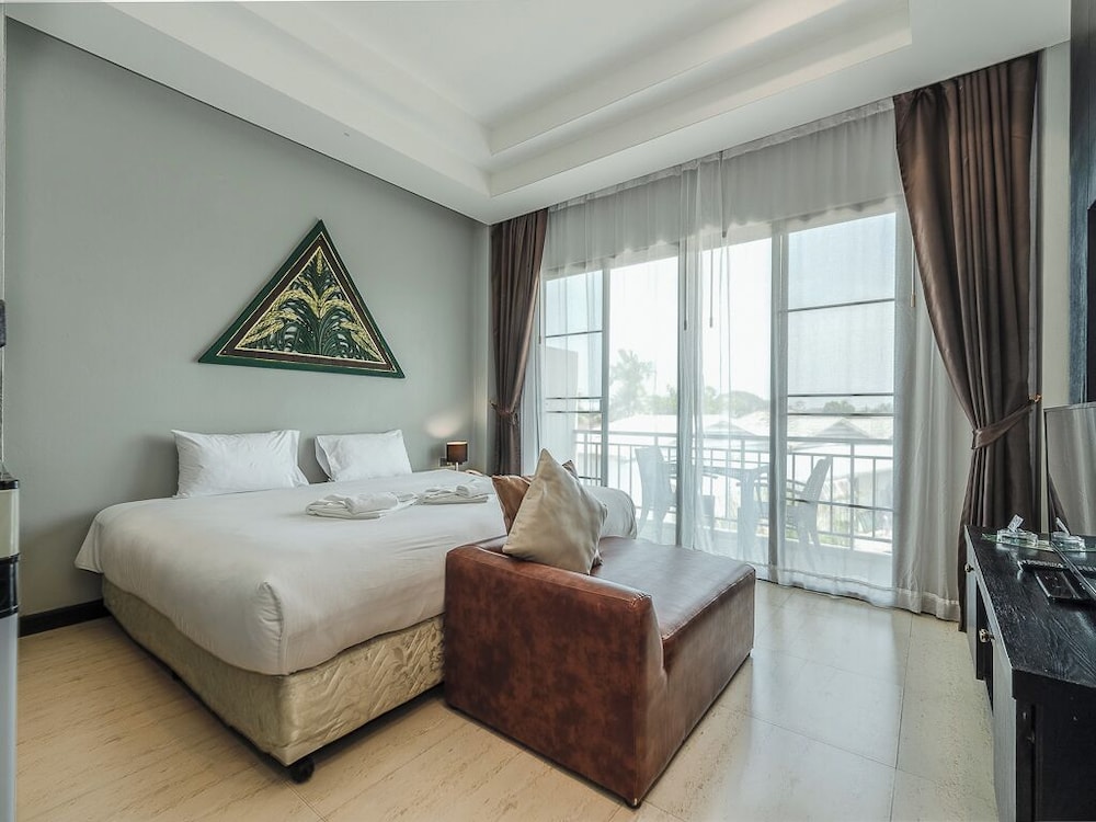 Coco Paradiso Phuket Hotel