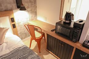 FFFFFF HOTEL