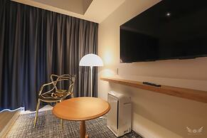 FFFFFF HOTEL