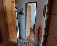 Veenu's Cottage