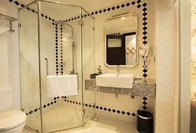 Golden Legend Boutique Hotel