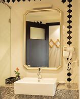 Golden Legend Boutique Hotel