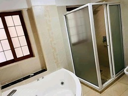 Stay.Plus Skyline Executive Apartment