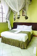 Nelis Park Hotel