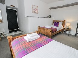 Orsedd Wen Farmhouse