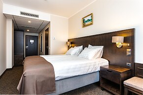 Adoryal Hotel