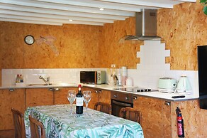 Zen Garden Cottage - Sleeps 2 - Patio & Parking