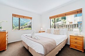 TOWN CENTRE LOCATION WITH STUNNING VIEW - UNIT 1