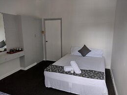 Ayr Hotel