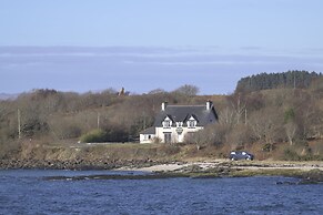 Lochaline Hotel