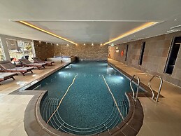 Peninsula Apartment 2