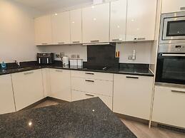 Peninsula Apartment 2
