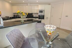 Peninsula Apartment 2