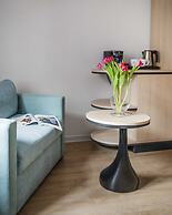 Hotel H12