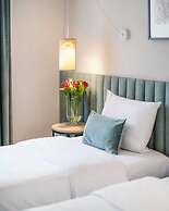 Hotel H12