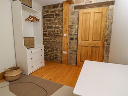 1 Chews Cottage