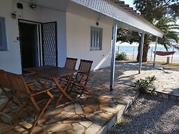 Beachfront/2br/garden/bbq/seaview/quietretreat