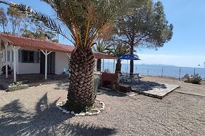 Beachfront/2br/garden/bbq/seaview/quietretreat
