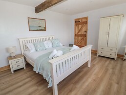 24 Hauxley Links