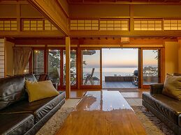 Toya Cliff House