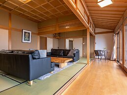 Toya Cliff House