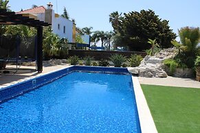Immaculate 3-bed House in Pentakomo