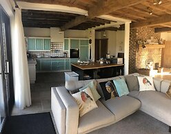 Villa de Poothoeve With Sauna and Beautiful Garden