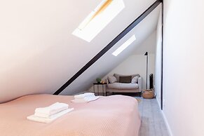 Charming Villa Near Maastricht and Hillside